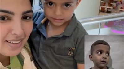 بأحد مراكز التسوق.. آخر ظهور لمحمد طفل غزة المرتجف بعد علاجه في مصر | صور