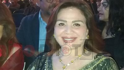 إلهام شاهين: عادل إمام كانت بتيجي لمسرحياته رحلات مخصوص من برة مصر.. ومحمد صبحي بيقدم رسالة