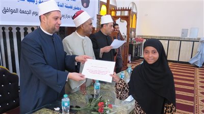 مقرأة قرآنية للأئمة وتكريم المتفوقين.. أوقاف البحيرة تطلق قافلة دعوية بوادي النطرون |صور