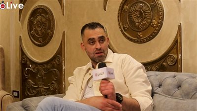 زي مسلسل حضرة المتهم أبي.. أحمد جلال عبد القوي يروي موقفًا مع فتاة أحبته: استكتروها عليا وضربوني