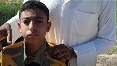 كتم أنفاسه ورماه في ترعة على عمق 7 أمتار.. العناية الإلهية تنقذ صبيًا حاول لص قتله لسرقة توك توك بقنا