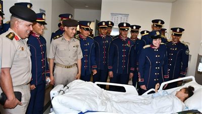 الأكاديمية العسكرية تنظم زيارة لعدد من طلبة الكلية الحربية لمستشفى أهل مصر لعلاج الحروق