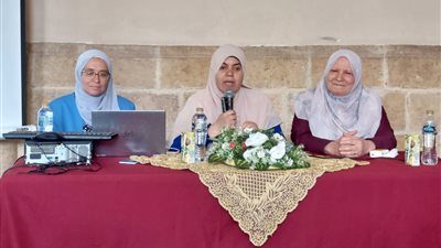 الجامع الأزهر: من حقوق الوالدين تقديمهم في الكلام عند المجالس وكذا بالدخول والخروج