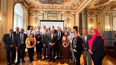 بينها إنشاء كلية للنقل.. وزير التعليم العالي يستمع لمقترحات علماء مصر بالجامعات البريطانية حول التنمية