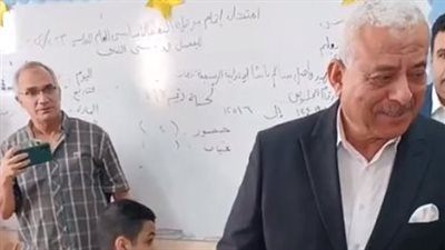 محافظ السويس خلال تفقده لجان امتحانات الشهادة الإعدادية: نسعى لتوفير سبل الراحة للطلاب | بث مباشر