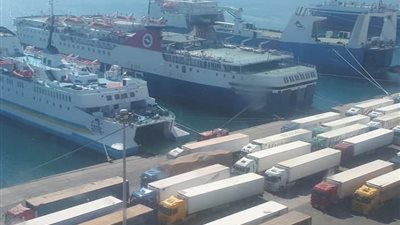 تداول 15 ألف طن بضائع عامة ومتنوعة بموانئ البحر الأحمر