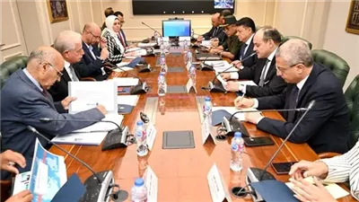 وزير الصناعة يبحث سبل تنمية المنطقة الصناعية بأبو زنيمة في جنوب سيناء