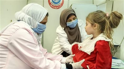 حياة كريمة.. الكشف الطبي على 1531 حالة خلال قافلة طبية بالمنيا