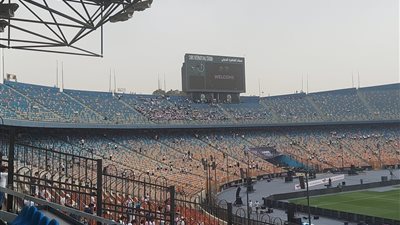 جماهير الزمالك تبدأ التوافد إلى ستاد القاهرة لتشجيع الفارس الأبيض أمام نهضة بركان| صور