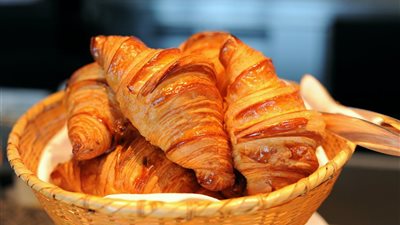 هل تتناول الكرواسون باردًا؟ ..تعرف على التفاصيل