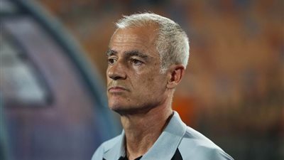 إيقاف قيد جديد لـ الزمالك بسبب مساعد فيريرا السابق