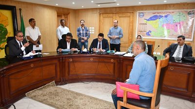 محافظ الفيوم يوجه بتوفير الرعاية الطبية والعلاج على نفقة الدولة للحالات المرضية