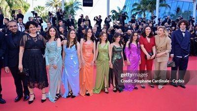 ظهور أبطال الفيلم المصري رفعت عيني للسما وفتيات بانوراما برشا بمهرجان كان