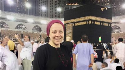 نهاد أبو القمصان أول من ارتدته.. أستاذة تفسير بالأزهر: لبس التربون في الحج تحدٍ لله 