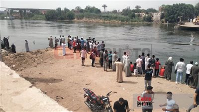 انهيار والدة إحدى ضحايا حادث معدية أبو غالب: طلعوا بنتي مبتعرفش تعوم | بث مباشر