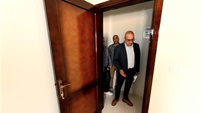 وزير الإسكان يشدد على الالتزام بالجداول الزمنية للانتهاء من تنفيذ الوحدات السكنية ببني سويف الجديدة