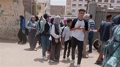 صعوبة امتحان اللغة الإنجليزية تثير غضب طلاب الشهادة الإعدادية في الفيوم