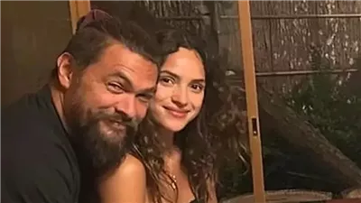 من هي الممثلة أدريا أرجونا التي فازت بقلب جيسون موموا؟