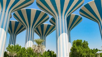 أجواء معتدلة نهارًا ومائلة للبرودة ليلًا مع غيوم متفرقة في الكويت