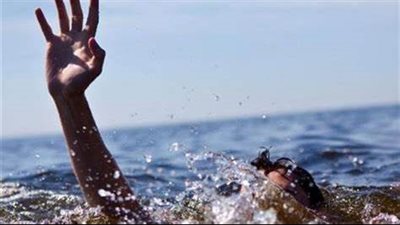 كان نازل يستحمى.. انتشال جثمان شاب غرق بترعة المحمودية في البحيرة | بث مباشر