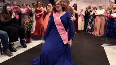 عمرها 60 عاما.. بلجيكا تتوج المرأة الأولى في مسابقة ملكة الجمال الداخلي