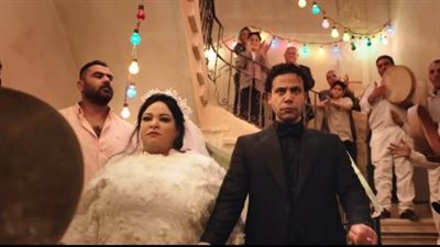اللعب مع العيال.. زواج محمد إمام وويزو في فيلمهما الجديد |فيديو