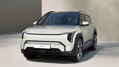 كيا تطلق أول سيارة رياضية كهربائية مدمجة في الأسواق