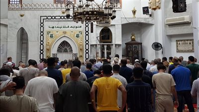 الآلاف في وداعه.. الأهالي يشيّعون أشهر طبيب أطفال بالأقصر | صور