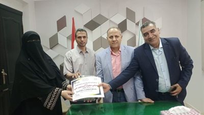 تعليم كفر الشيخ تكرم المعلمة صاحبة فيديو التهوية على الطالبات