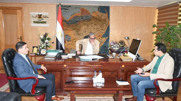 محافظ الفيوم يستقبل