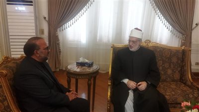 وكيل الأزهر يقدم واجب العزاء في وفاة الرئيس الإيراني ووزير خارجيته