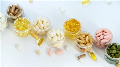 مكملات غذائية تدعم صحة الرجل فوق الثلاثين 