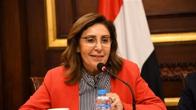 مصدر: والدة وزيرة الثقافة تدخل في غيبوبة.. وحالتها الصحية حرجة | خاص