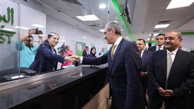 وزير الاتصالات يفتتح بريد الإسماعيلية ومكتبه الرئيسي بعد تطويرهما