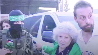 أهالي الرهائن الإسرائيليين: لن تكون هناك صفقة دون وقف إطلاق النار