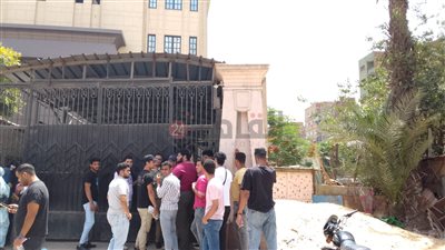 شالوا المادة.. معهد زوسر للحاسبات يمنع دخول طلاب الامتحان لعدم سداد المصروفات |صور