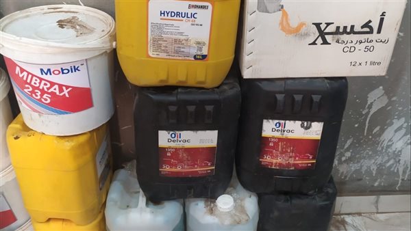 ضبط زيوت وشحوم سيارات