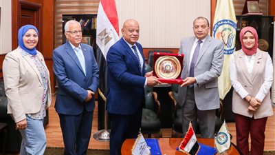  ميناء دمياط توقع مذكرة تفاهم مع جامعة بنى سويف بهدف تبادل الزيارات والاستفادة من الخبرات