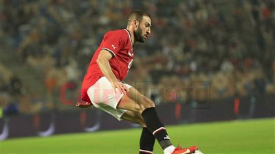 الخلافات مع حسام حسن السر وراء استبعاد عمر كمال عن قائمة منتخب مصر