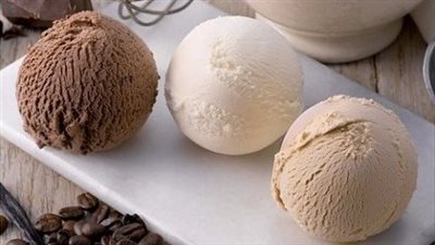 بدون ماكينة.. طريقة عمل الآيس كريم بالمنزل سهل ولذيذ