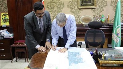 محافظ المنيا يعتمد إحداثيات المباني القريبة من الأحوزة تيسيرا لإجراءات التصالح