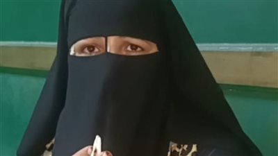 فركشت خطوبة بنتي علشان مش عارفة أجهزها.. مطلقة بالمنيا: غرقانة في الديون ونفسي حد يساعدني | بث مباشر