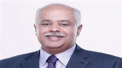 حمدي رزق يهنئ القاهرة 24 بجائزة أفضل منصة إخبارية بالشرق الأوسط: طموح يستلهم فنون الصحافة الرقمية