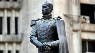 الفحص الأمني يثبت سلامة تمثال سيمون بوليفار وكذب الصور المتداولة