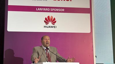 مساعد وزيرة التخطيط يفتتح فعاليات معرض الطاقة الشمسية والتخزين المباشر بالشرق الأوسط 