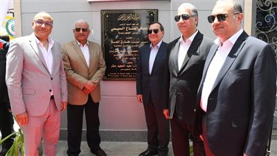 وزير البترول ومحافظ السويس يفتتحان محطات وقود جديدة