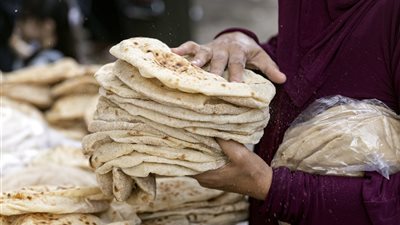 شعبة المخابز تكشف حقيقة تغيير سعر رغيف العيش السياحي
