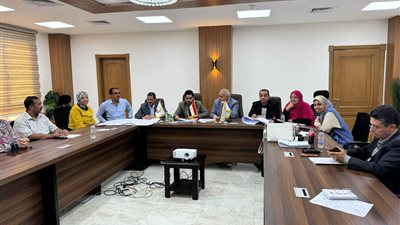 مسئولو الإسكان يتابعون موقف تنفيذ مشروعات المرافق بالمناطق المضافة لمدينة العبور الجديدة