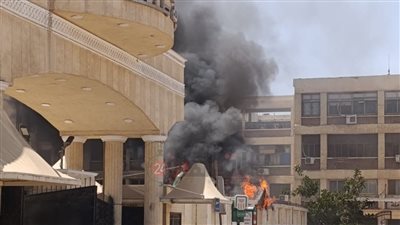السيطرة على حريق هائل داخل مجمع الكليات الطبية بجامعة طنطا| صور 