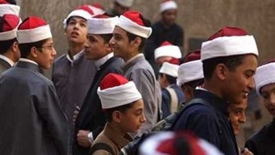 اليوم طلاب القسم العلمي بالثانوية الأزهرية بكفر الشيخ يؤدون امتحان اللغة الإنجليزية